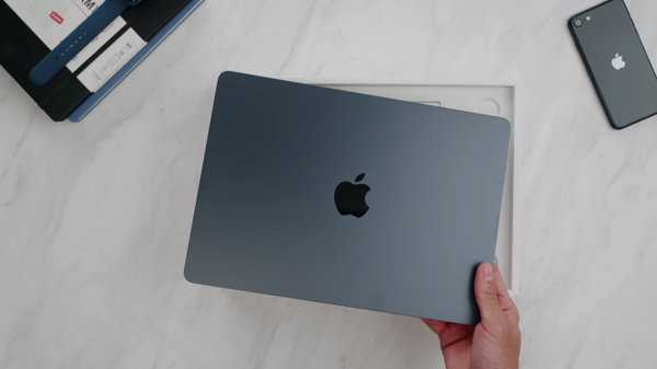 Apple macbook air m2 1