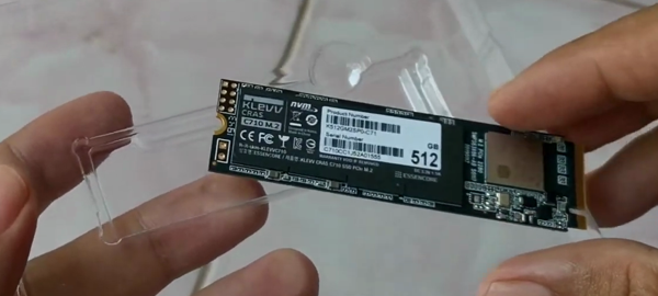 Klevv cras c710 512gb nvme ssd full front view