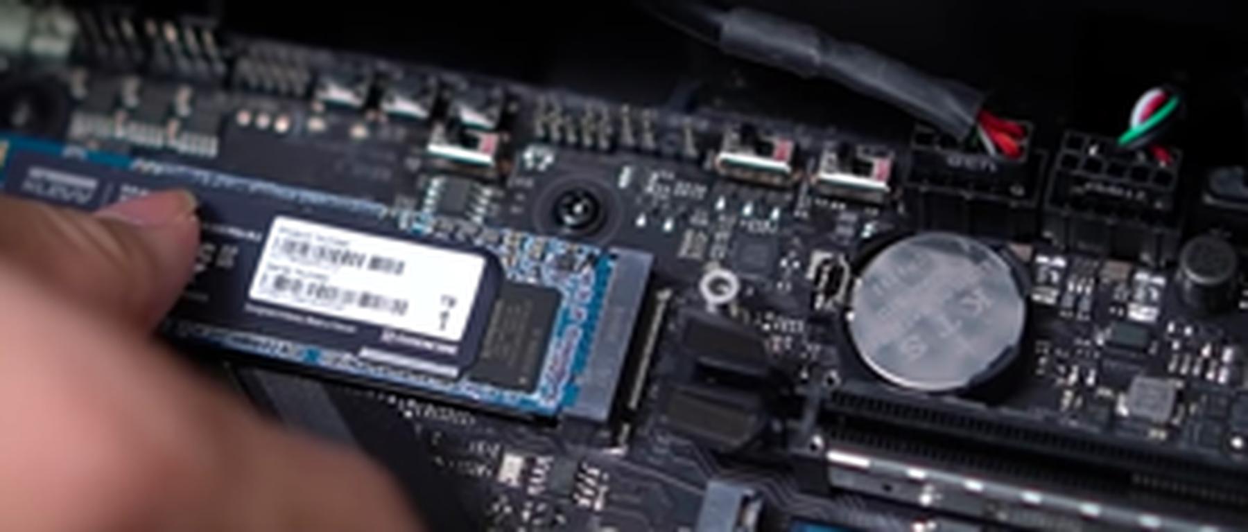 【SSD 512GB】ESSENCORE KLEVV CRAS C710 M.2 CrasC710_key_product_solo.png?